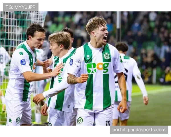 阿贾克斯主场控球率占优 格罗宁根难破密集防守 阿贾克斯主场控球率占优 格罗宁根难破密集防守