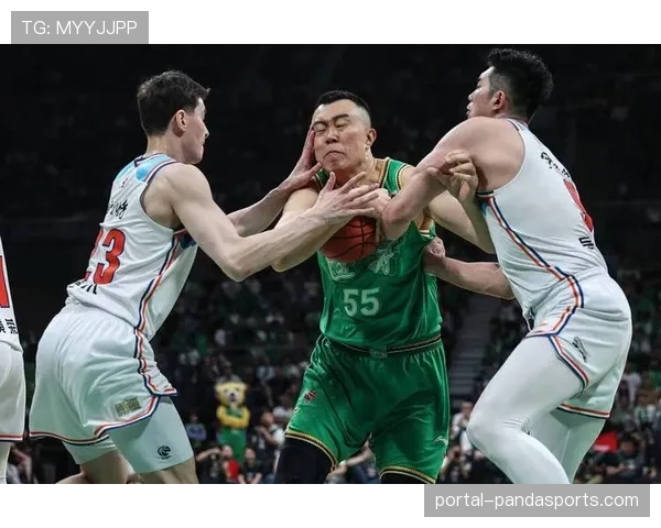 哈维无球跑动意识上佳,辽宁队战术体系因其融入更趋丰富 哈维无球跑动意识上佳,辽宁队战术体系因其融入更趋丰富